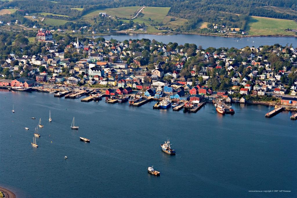 A kékorrú királynő, avagy az életmentő hírnév - Napi történelmi forrás